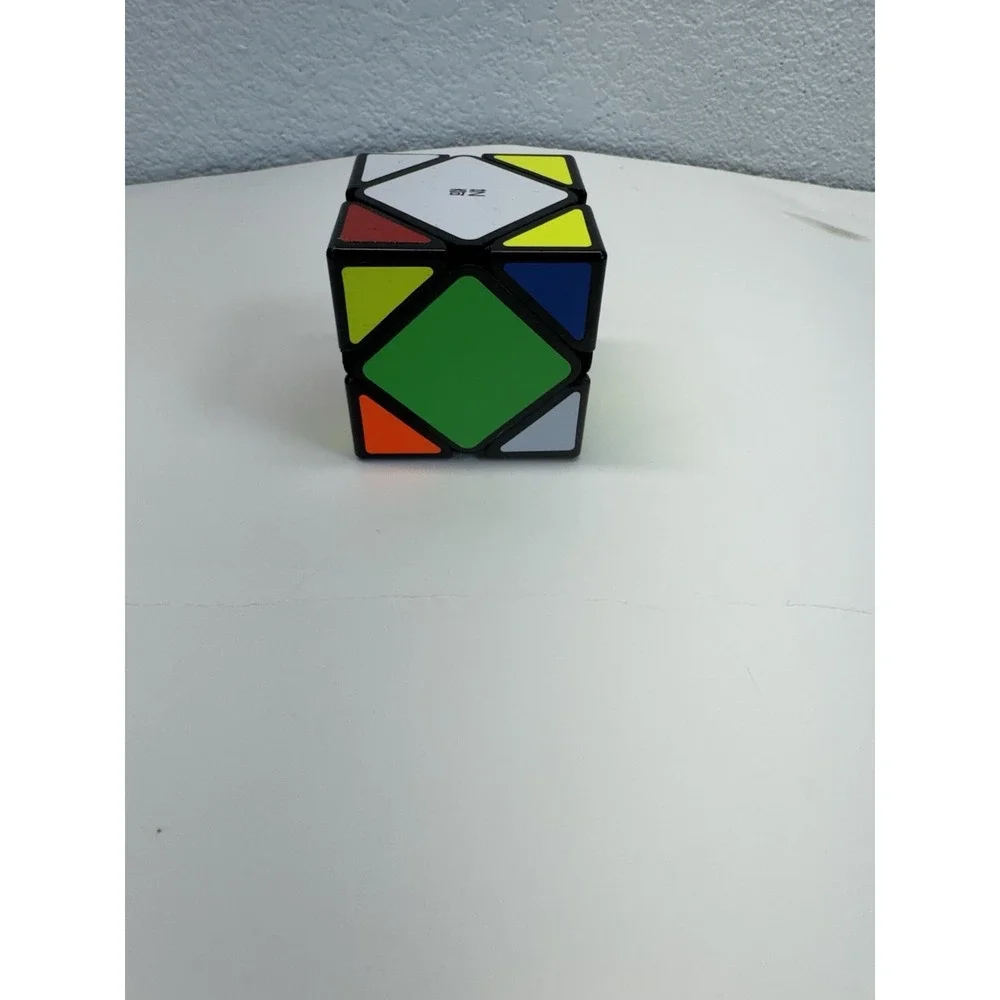 QiYi Skewb Speed Cube Black Plastic Magic Twist Puzzle 6970647061624